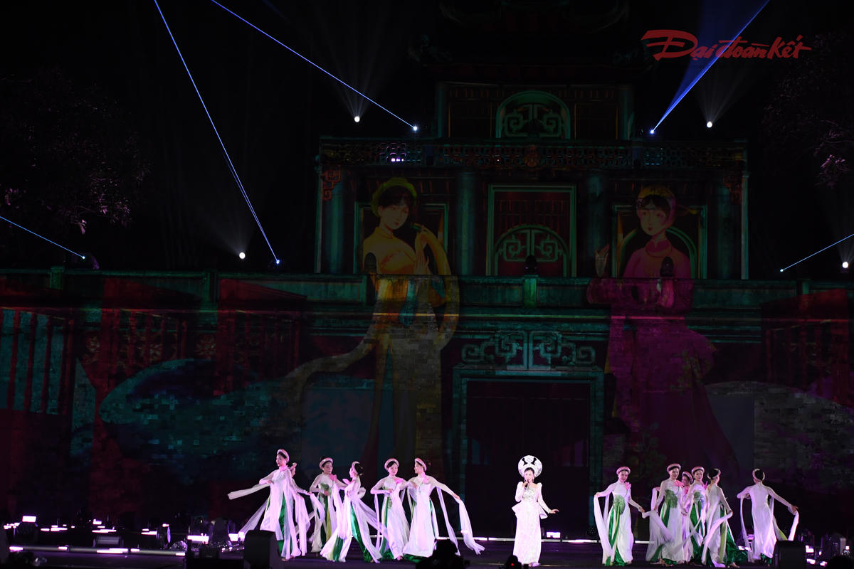 Từ hành trình di sản nghìn năm, cổ phục Việt không chỉ là trang phục mà còn là biểu tượng của lễ nghi, mỹ cảm và bản sắc dân tộc. Ảnh: Phạm Sỹ.