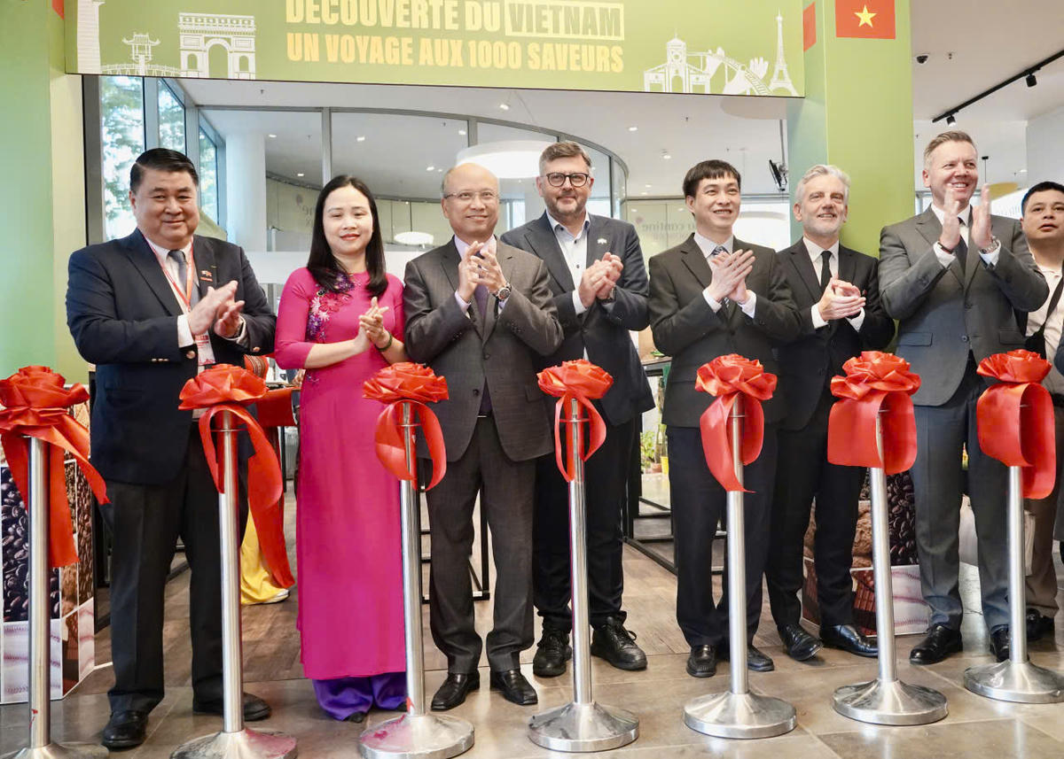  “Ngày Việt Nam tại Pháp” do Bộ Công Thương và tập đoàn Central Retail Việt Nam đồng tổ chức đã khai mạc (11/10), tại siêu thị Monoprix, Thủ đô Paris, Pháp. Ảnh: DY