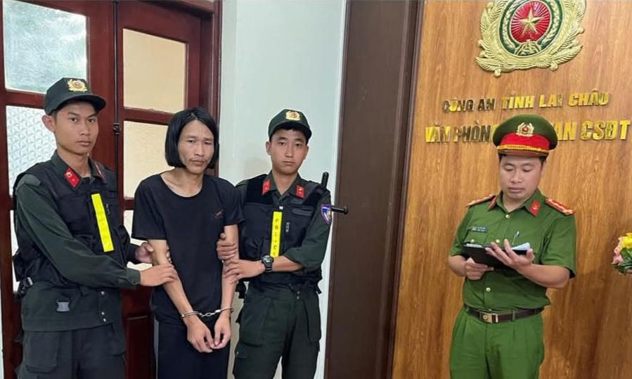 Đối tượng Lò Văn Khiêm tại Cơ quan điều tra. Ảnh: Công an tỉnh Lai Châu.