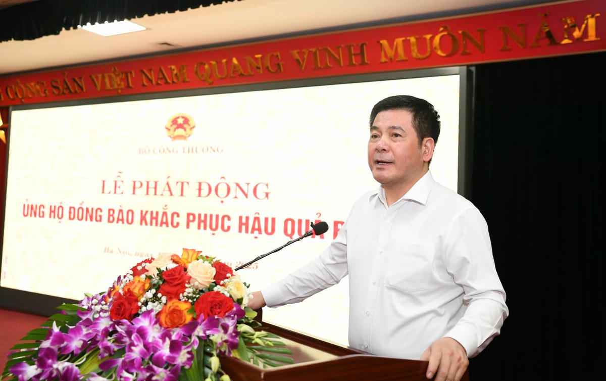 Tại buổi lễ, Bộ trưởng Nguyễn Hồng Diên phát động, mỗi cán bộ, công chức, người lao động chung tay đóng góp mỗi người ít nhất một ngày lương để kịp thời gửi tới đồng bào vùng lũ, góp phần sẻ chia khó khăn, mất mát