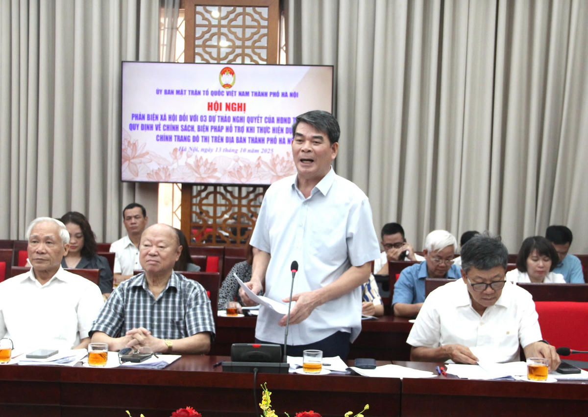 Đại biểu góp ý kiến tại hội nghị phản biện xã hội. Ảnh: N. P