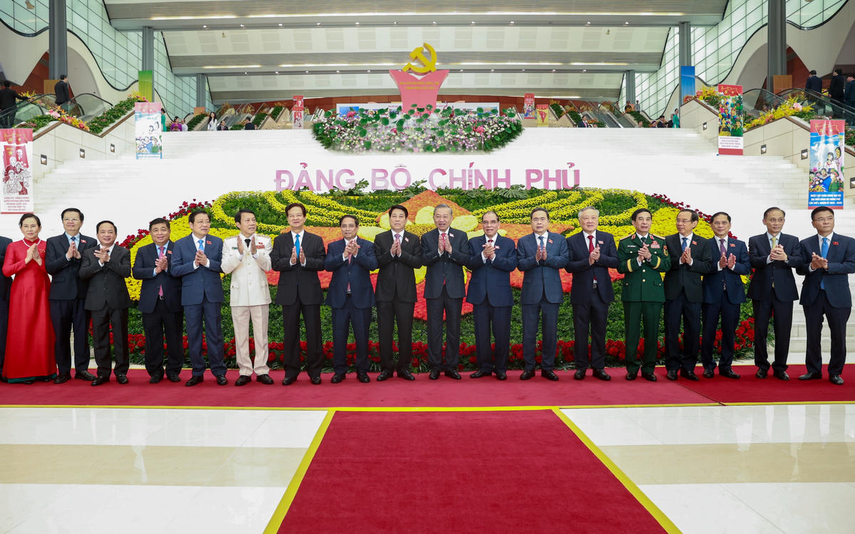 Tổng Bí thư Tô Lâm, Chủ tịch nước Lương Cường, Thủ tướng Phạm Minh Chính, Chủ tịch Quốc hội Trần Thanh Mẫn và các đồng chí lãnh đạo, nguyên lãnh đạo Đảng, Nhà nước dự Đại hội Đảng bộ Chính phủ lần thứ I, nhiệm kỳ 2025-2030. Ảnh: VGP/Nhật Bắc.