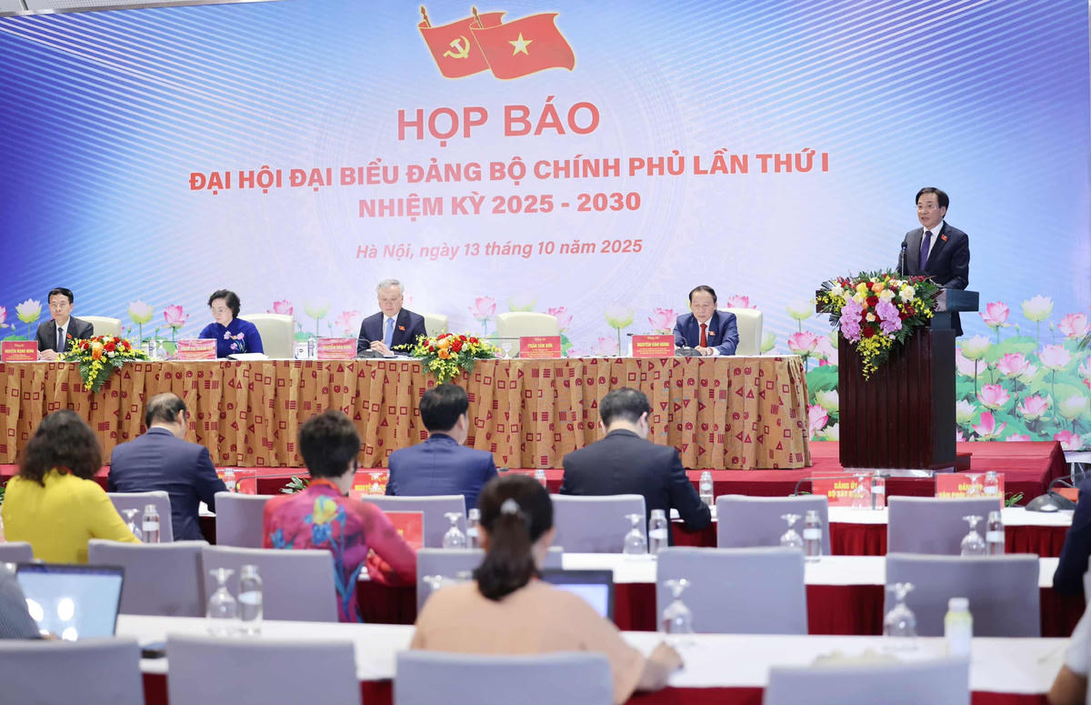 Quang cảnh buổi họp báo thông tin về kết quả Đại hội đại biểu Đảng bộ Chính phủ lần thứ I, nhiệm kỳ 2025-2030 - Ảnh: VGP