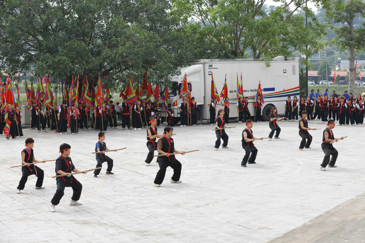 Các võ sinh Võ Nhất Nam biểu diễn trong buổi diễn xướng. Ảnh:&nbsp;Ảnh: CLB Nhiếp ảnh HP.