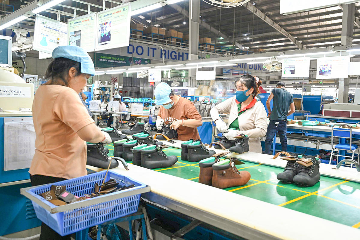 Giày da - một trong những mặt hàng xuất khẩu chủ lục của An Giang. Ảnh Nguyễn Minh.&nbsp;