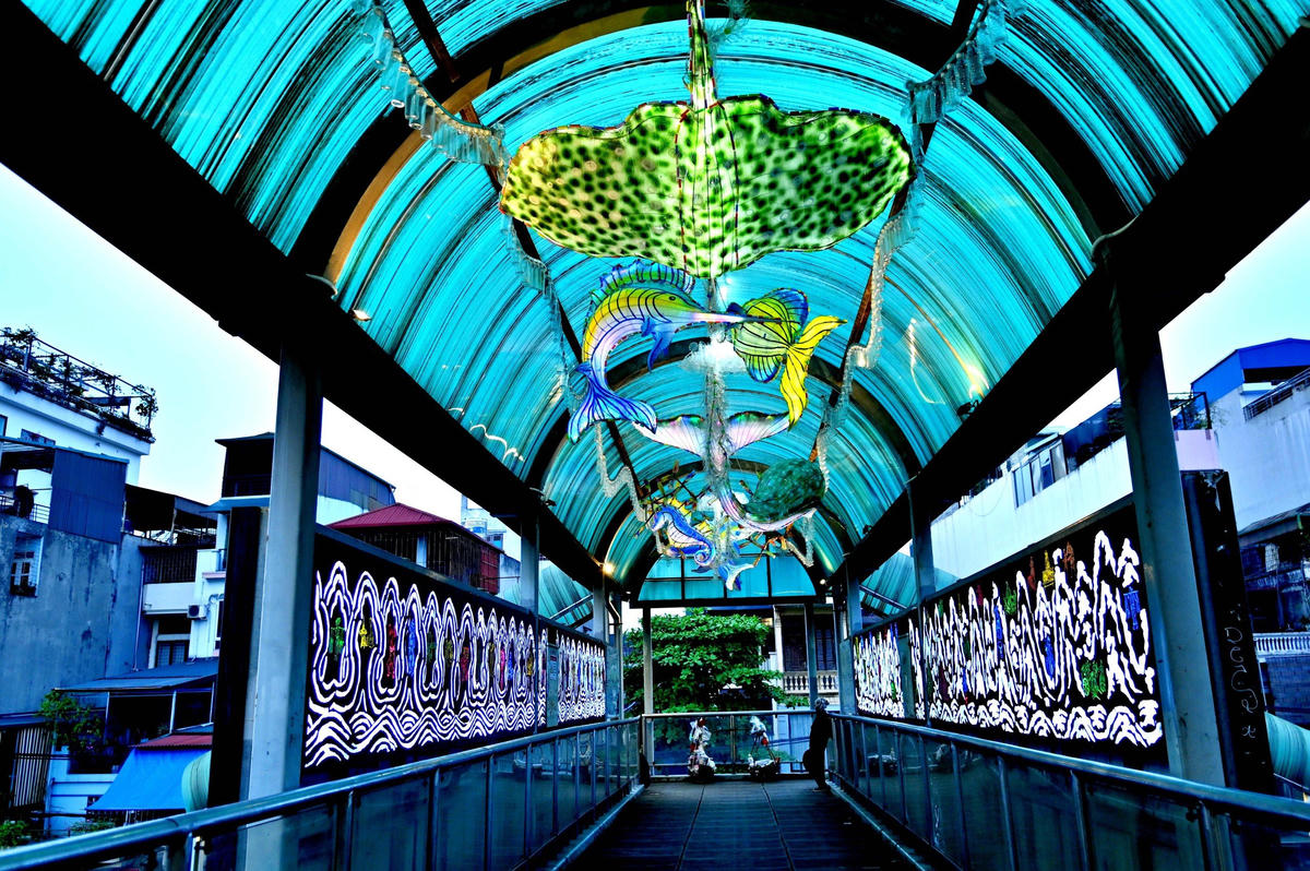 Các tác phẩm nghệ thuật đã biến không gian công cộng thành một không gian nghệ thuật hấp dẫn.