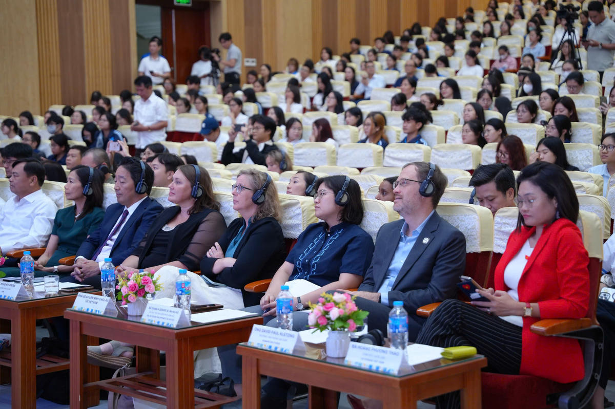 Các đại biểu tham dự hội nghị. Ảnh: NH