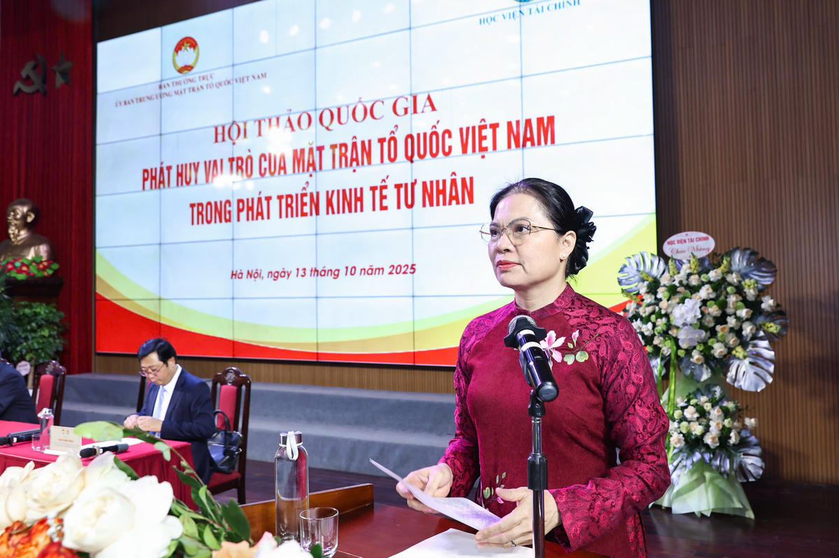 Phó Chủ tịch Hà Thị Nga phát biểu tại Hội thảo. Ảnh: Quang Vinh.