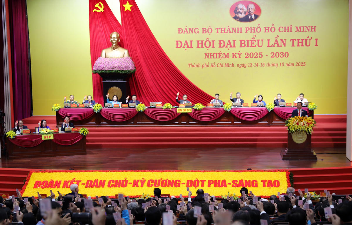 Đoàn chủ tịch và Thư ký điều hành phiên trù bị đại hội. Ảnh: BTC.