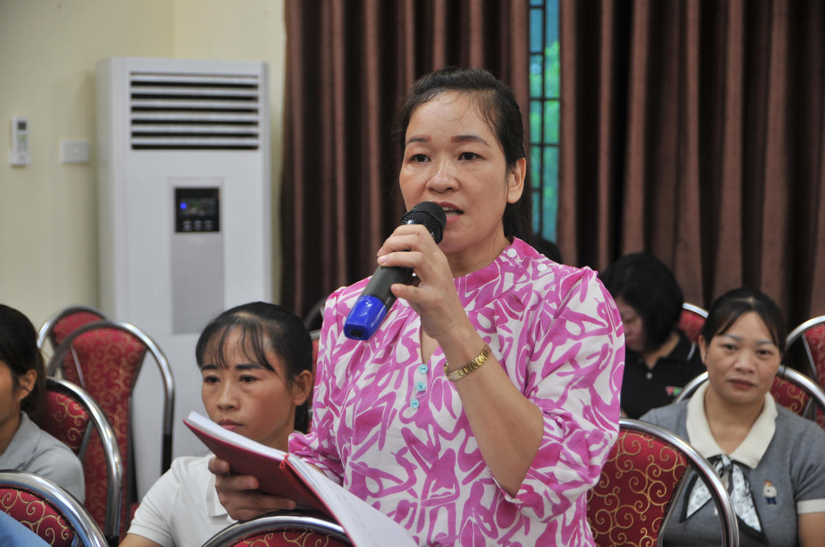 Các cử tri phát biểu ý kiến tại Hội nghị. Ảnh: Đ.S.