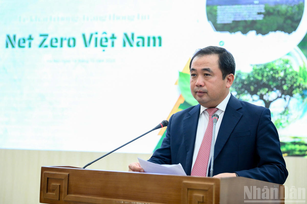 Đồng chí Trần Đức Thắng, Quyền Bộ trưởng Nông nghiệp và Môi trường phát biểu tại buổi lễ.