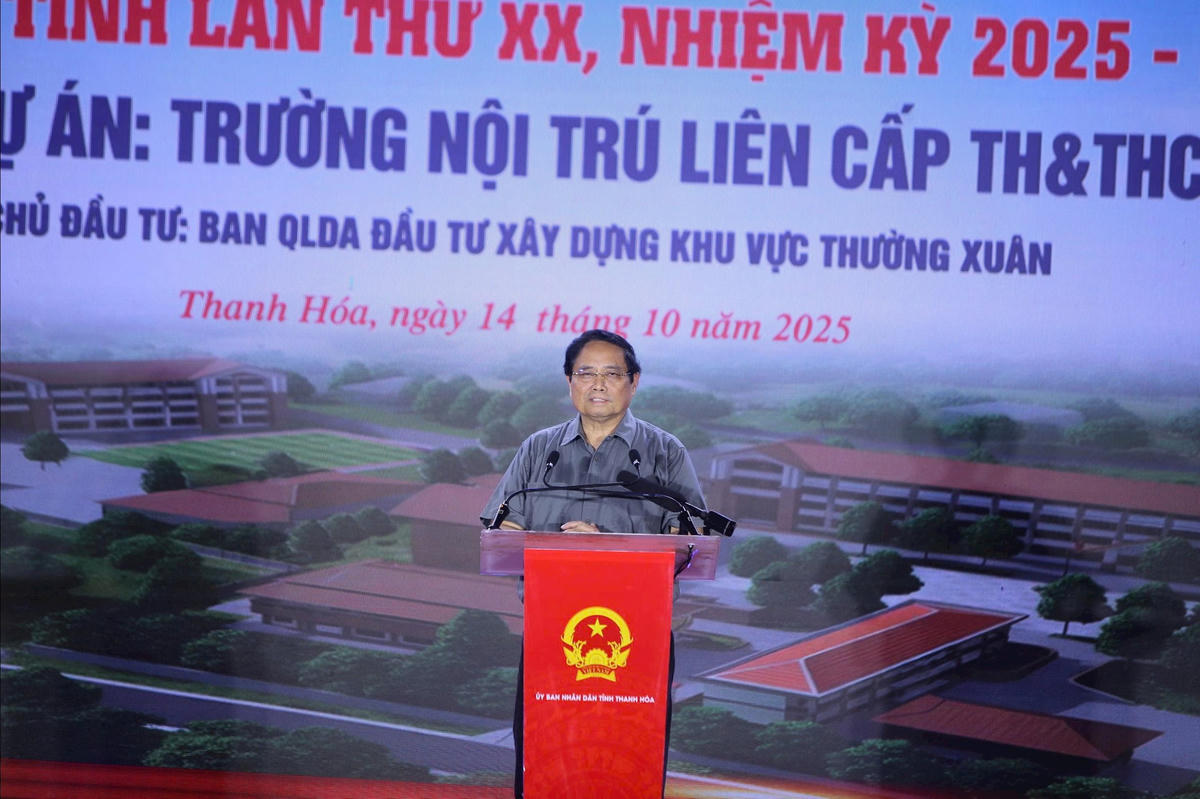 Thủ tướng Phạm Minh Chính kỳ vọng, sau khi hoàn thành, ngôi trường mới sẽ 'gieo con chữ, ươm mầm tri thức, thắp sáng ước mơ, hiện thực hóa khát vọng' cho học sinh vùng biên giới Thanh Hóa. Ảnh: Minh Hiếu.