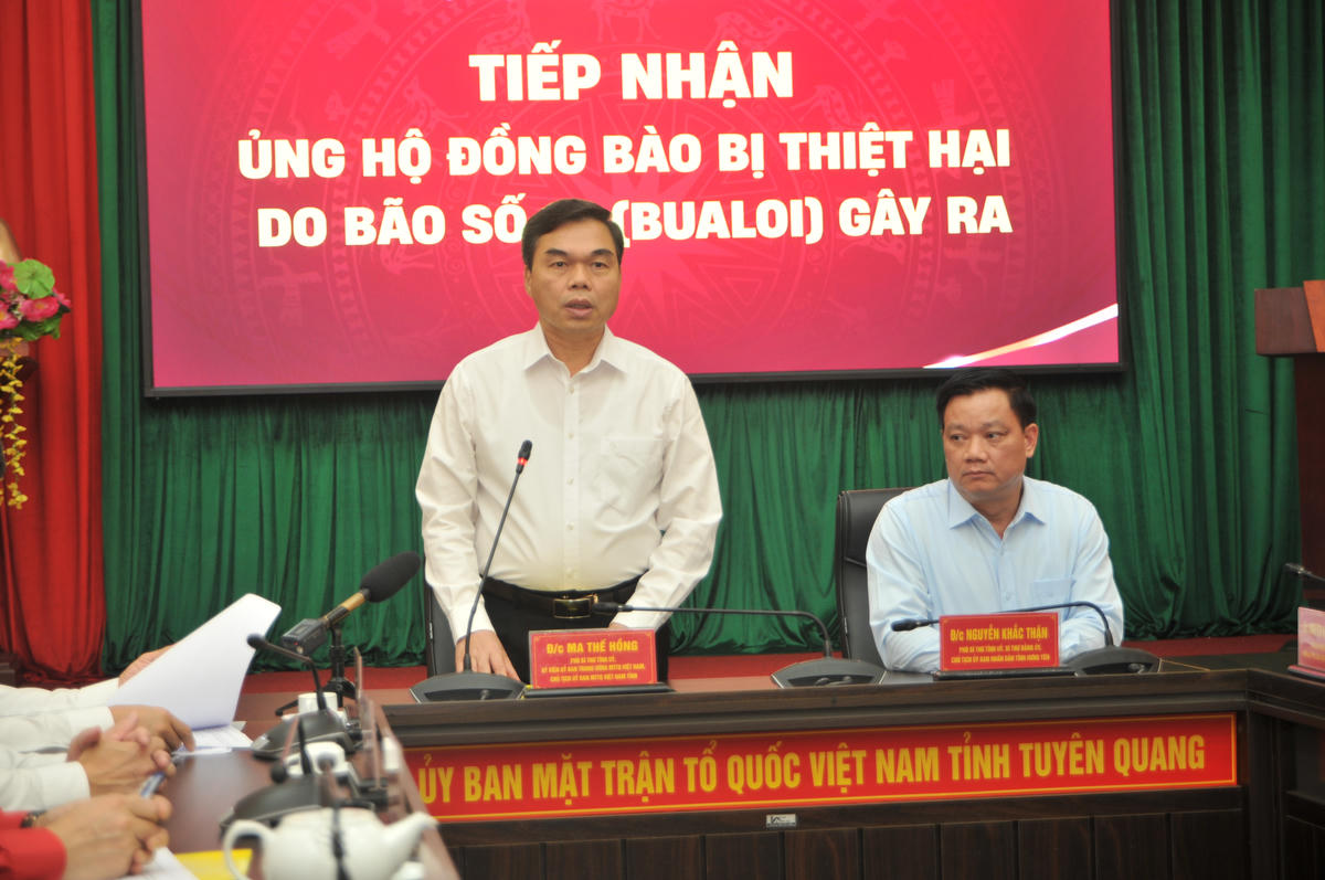 Ông Ma Thế Hồng, Phó Bí thư Tỉnh ủy, Chủ tịch Ủy ban MTTQ Việt Nam tỉnh Tuyên Quang phát biểu tại chương trình. Ảnh: X.T.