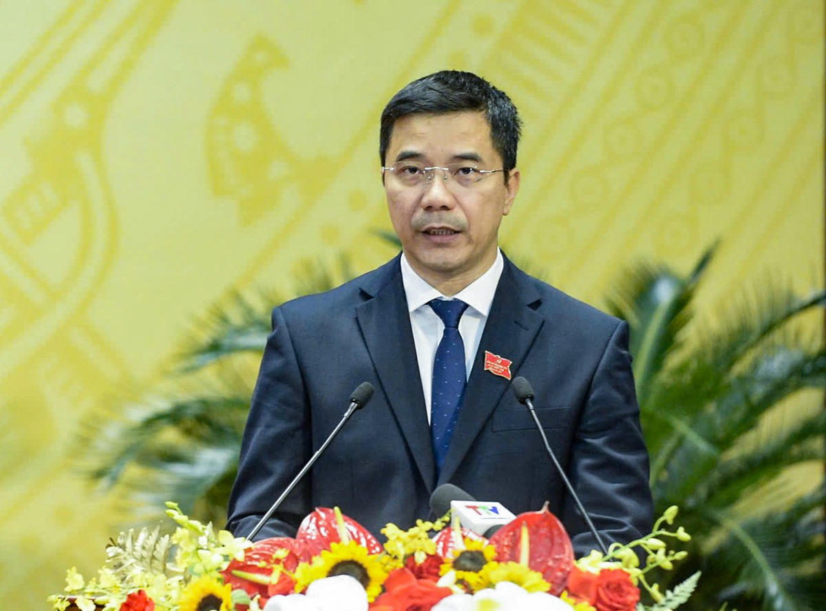 Ông Nguyễn Hồng Phong - Phó Bí thư Thường trực Tỉnh ủy Thanh Hóa trình bày báo cáo chính trị tại đại hội. Ảnh: Minh Hiếu