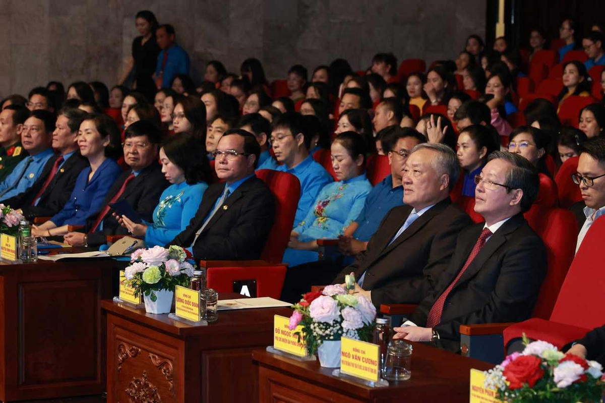 Các đại biểu tham dự tại buổi lễ. Ảnh: N. Hải