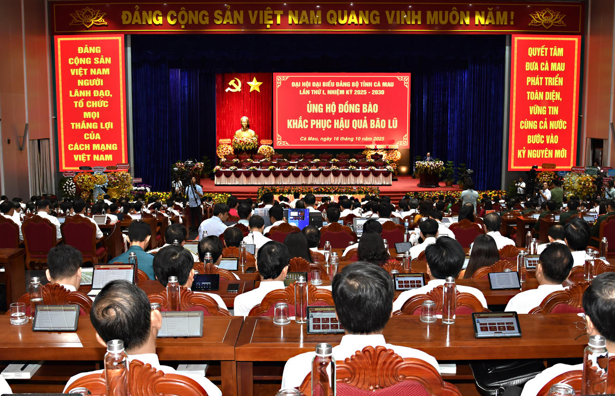 Đại hội đại biểu Đảng bộ tỉnh Cà Mau  lần thứ I áp dụng công nghệ nhận diện khuôn mặt để điểm danh đại biểu dự đại hội. Ảnh: BTC