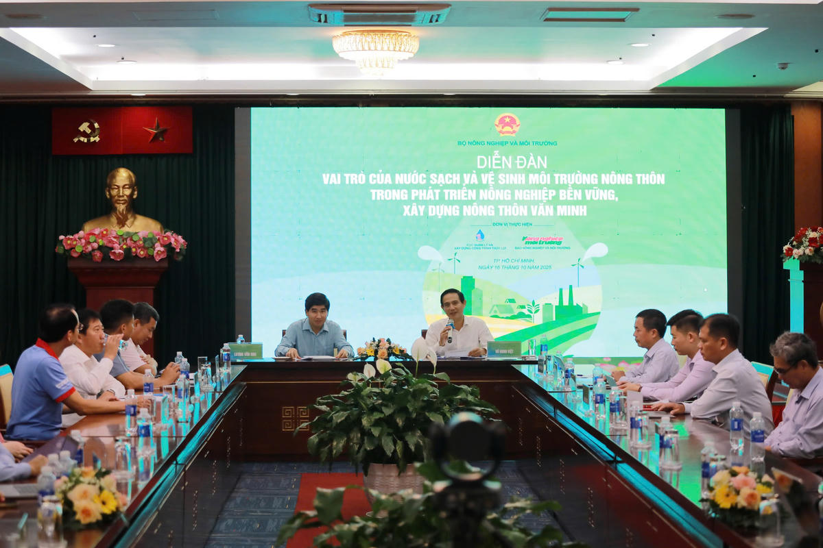 Quang cảnh Diễn đàn “Vai trò của nước sạch và vệ sinh môi trường nông thôn trong phát triển nông nghiệp bền vững, xây dựng nông thôn văn minh”. Ảnh: Q.Đ.