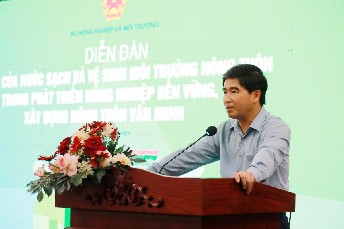 Ông Lương Văn Anh chia sẻ thông tin tại diễn đàn. Ảnh: Q.Đ