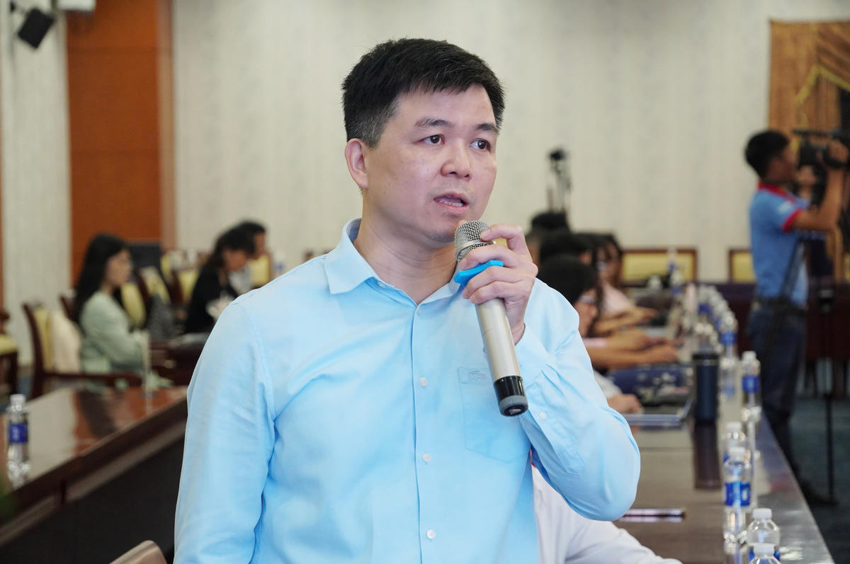 Đại biểu đóng góp ý kiến tại diễn đàn. Ảnh: Q.Đ.