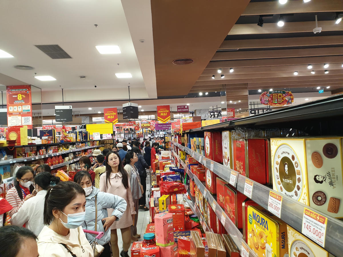 Với các quy định về Thuế TNCN hiện nay người dân khó trang trải cuộc sống, nhất là tại các đô thị lớn. Ảnh: Xuân Ngọc