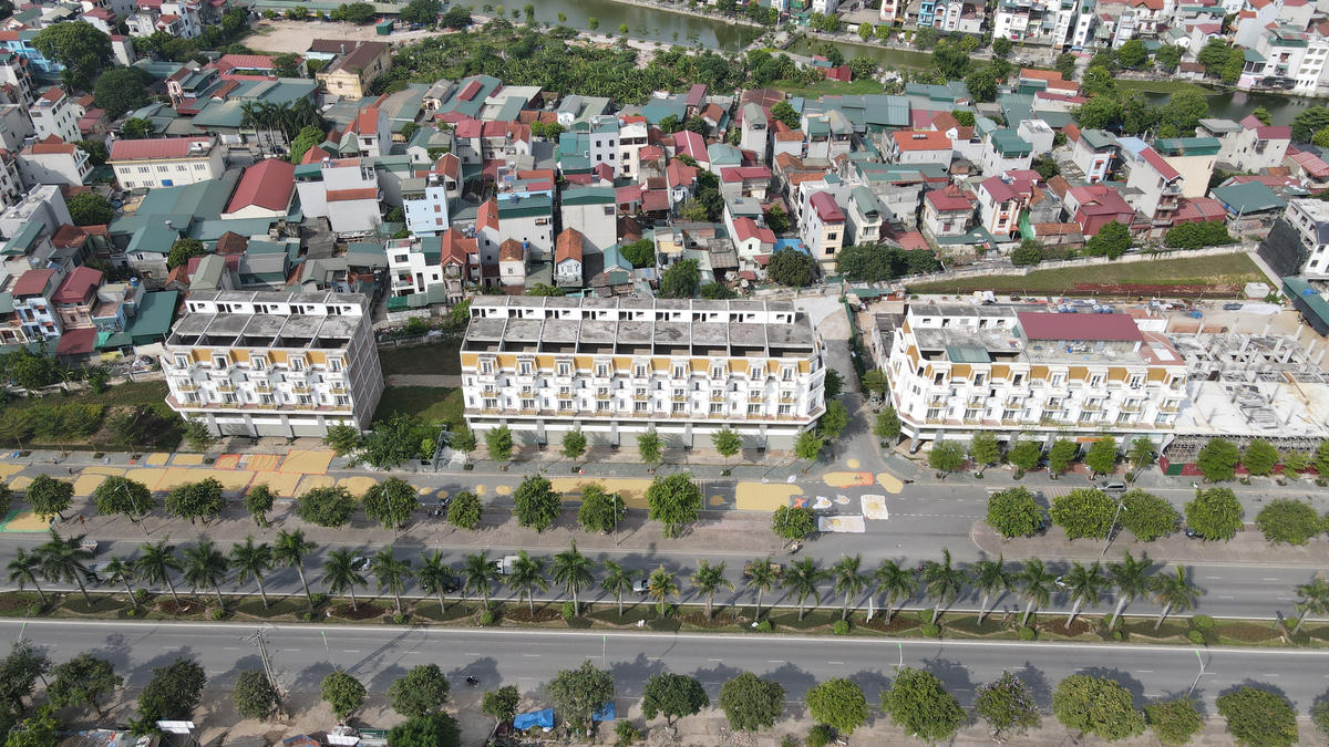 Giá bất động sản quá cao, nhiều người dân từ bỏ giấc mơ mua nhà. Ảnh: Quang Vinh.