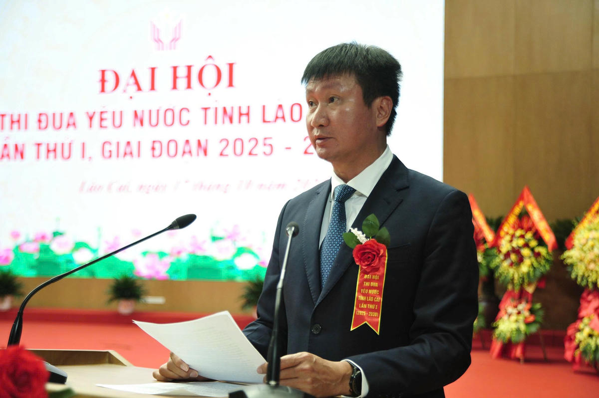 Chủ tịch UBND tỉnh Lào Cai Trần Huy Tuấn phát biểu tại Đại hội. Ảnh: Khôi Hùng 