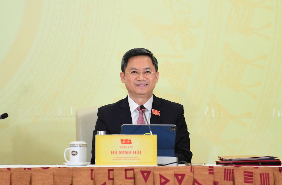 Ông Hà Minh Hải trả lời báo chí (Ảnh: Tiến Thành)