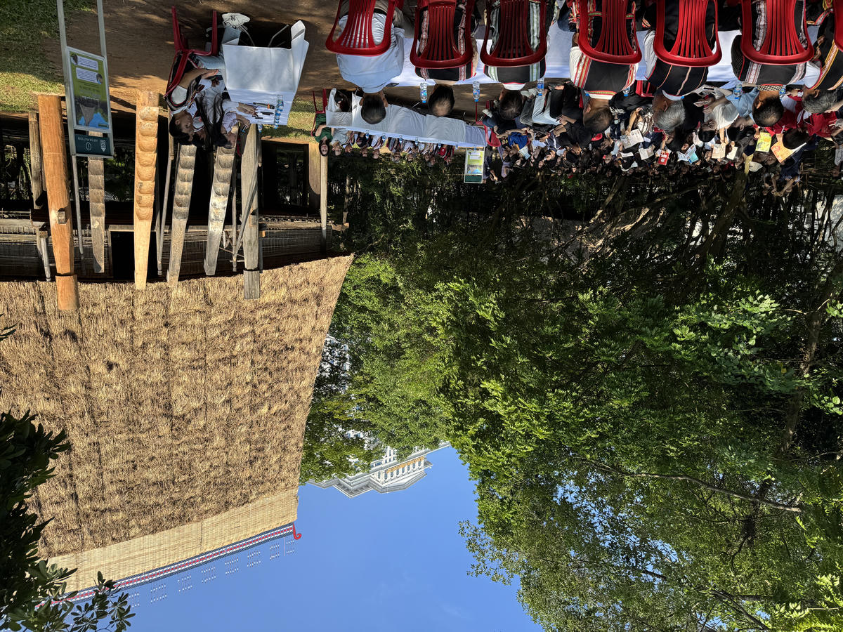 Buổi tọa đàm thu hút đông đảo học sinh sinh viên và khách tham quan tham gia. Ảnh: BTC.