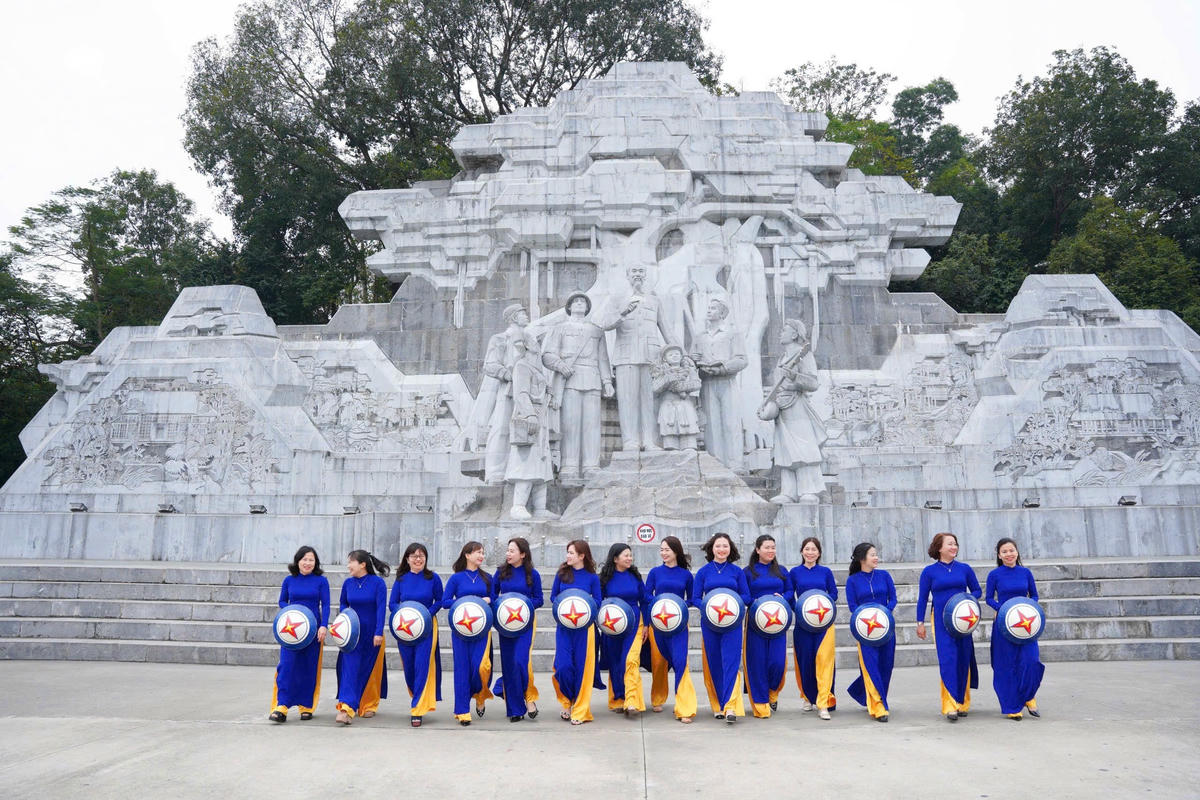 Phụ nữ EVNNPC – Năng động để tiên phong, sáng tạo để bứt phá, trách nhiệm để thắp sáng niềm tin