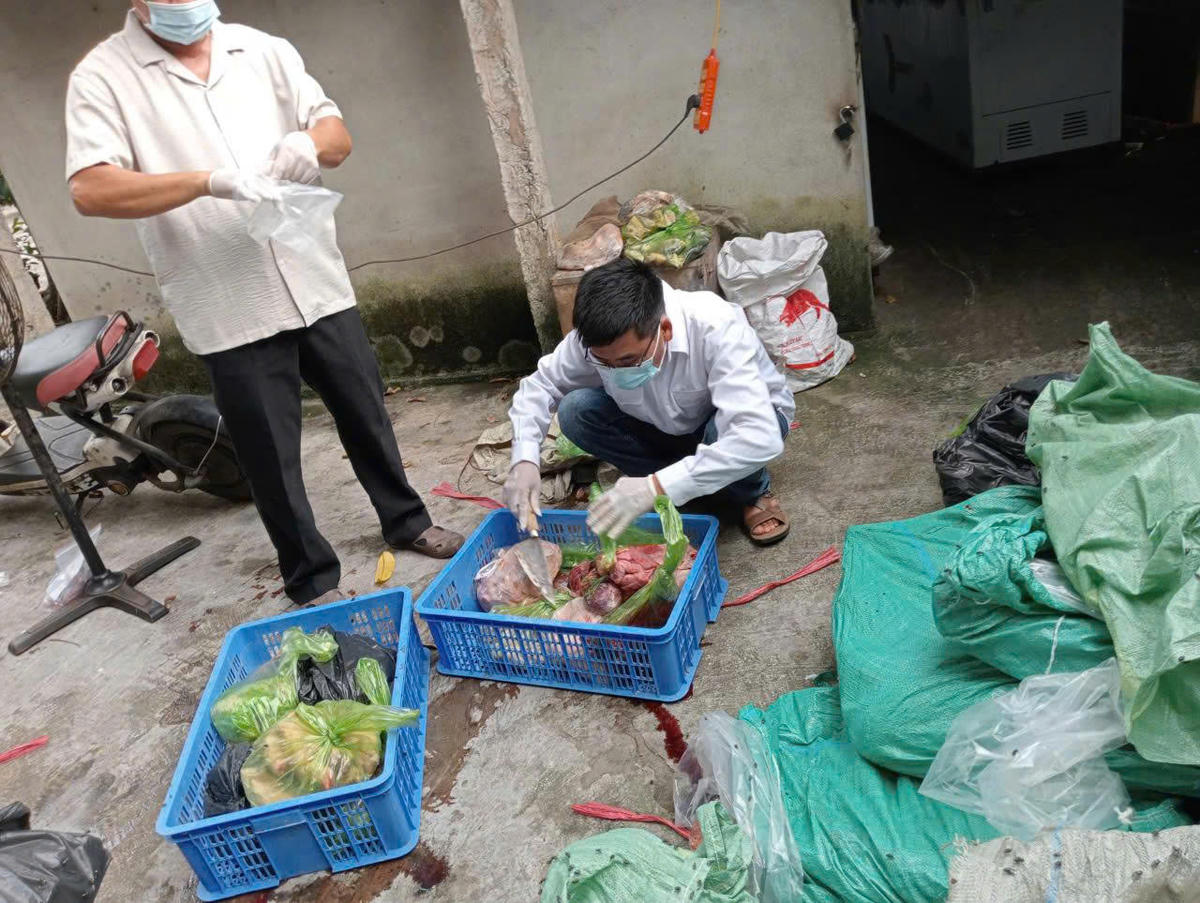 Thịt lợn không đảm bảo an toàn thực phẩm được phát hiện tại cơ sở giết mổ của Nguyễn Thị Lan. Ảnh: Công an tỉnh Hưng Yên.