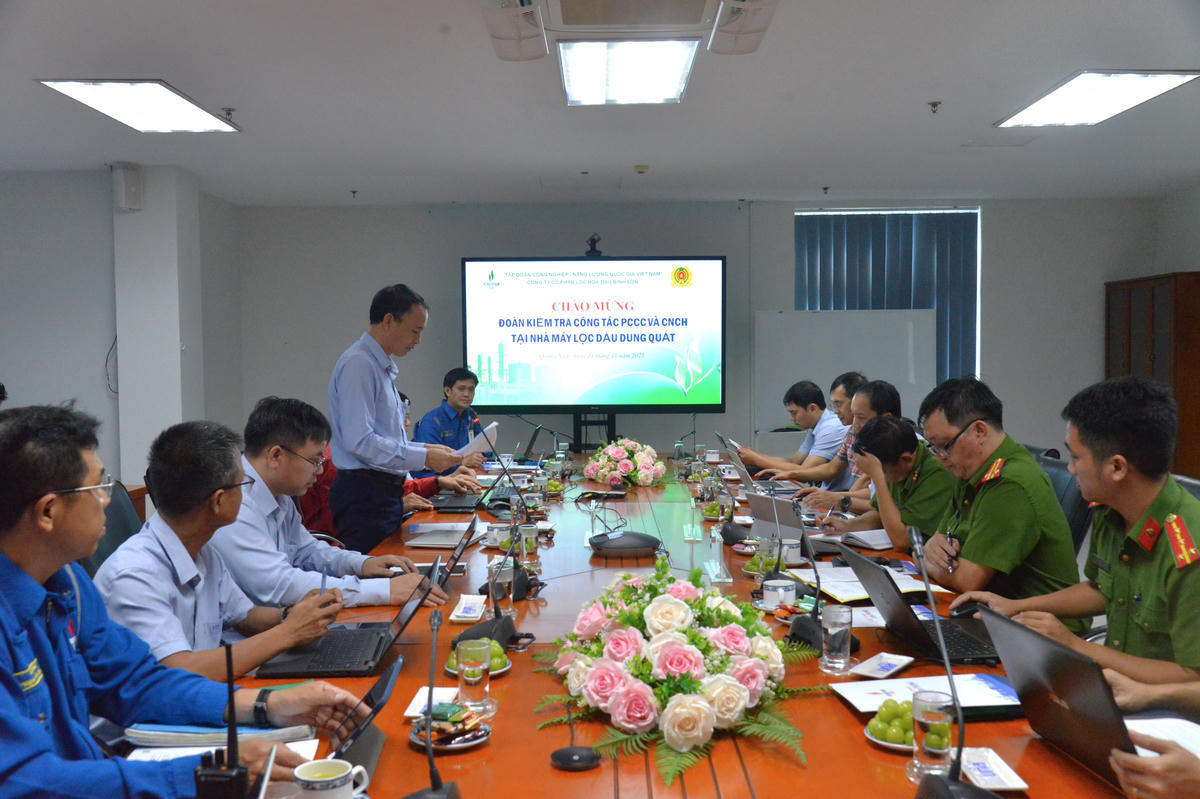 Trưởng Ban ATMT Nguyễn Quang Hưng báo cáo tại buổi làm việc