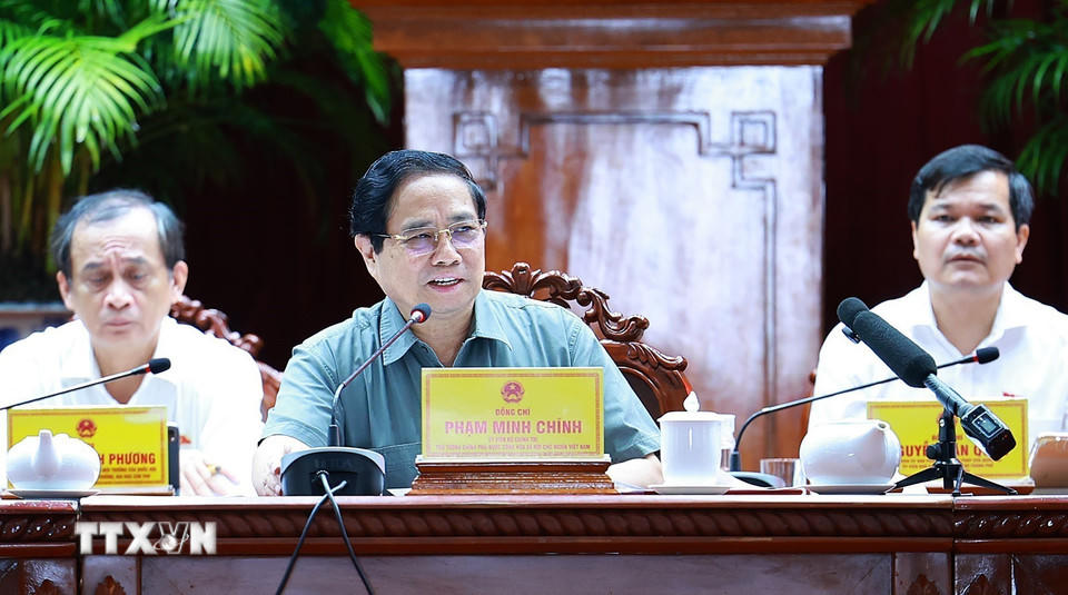 Thủ tướng Phạm Minh Chính tiếp xúc cử tri thành phố Cần Thơ trước Kỳ họp thứ 10, Quốc hội khóa XV. (Ảnh: Dương Giang/TTXVN).