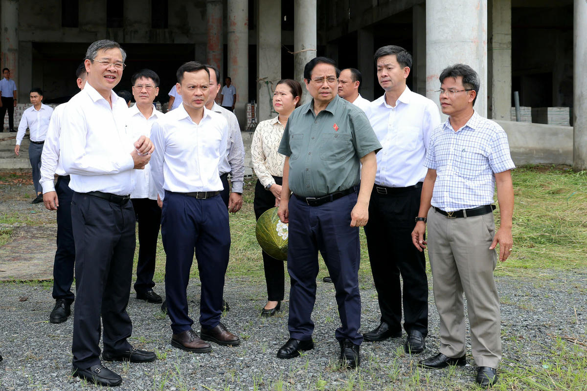 Thủ tướng Chính phủ Phạm Minh Chính kiểm tra, đôn đốc dự án xây dựng Bệnh viện Ung bướu Cần Thơ. (ảnh: M.T)