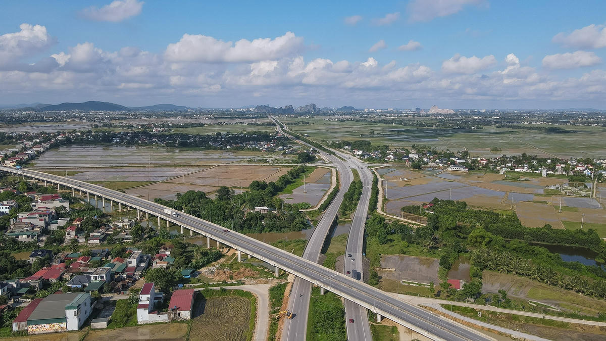 Đường cao tốc Bắc Nam. Ảnh: Quang Vinh.