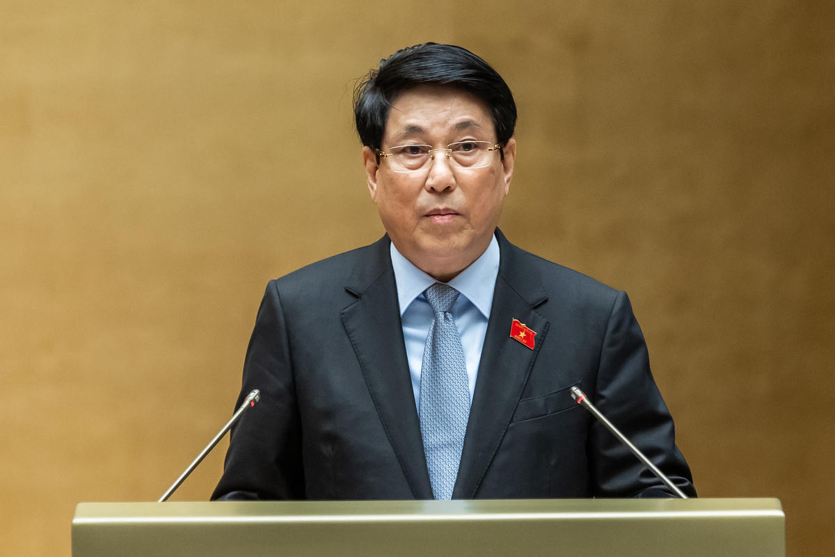 Chủ tịch nước Lương Cường báo cáo trước Quốc hội (Ảnh: Quang Vinh)