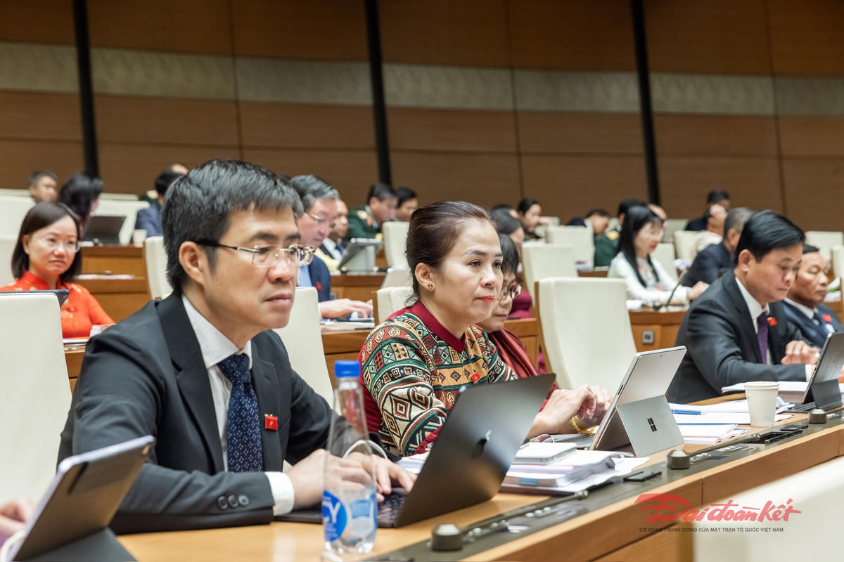 Các đại biểu tham dự Kỳ họp thứ 10, Quốc hội khóa XV. Ảnh: Quang Vinh.