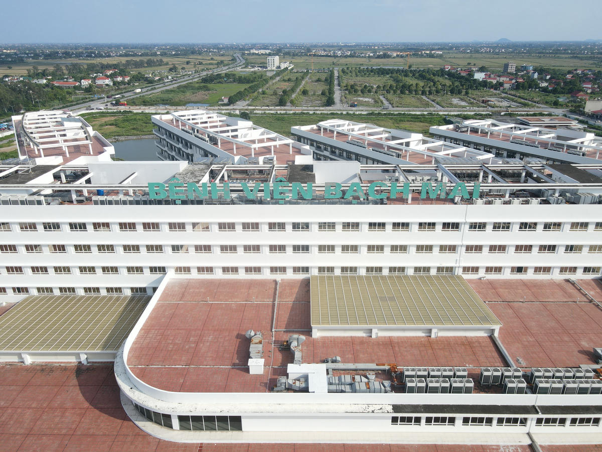 Khi đi vào hoạt động, cơ sở 2 của Bệnh viện Bạch Mai sẽ là bệnh viện đa khoa hạng đặc biệt, có khả năng tiếp nhận hàng nghìn lượt bệnh nhân mỗi ngày, được kỳ vọng trở thành trung tâm y tế chuyên sâu của khu vực. Ảnh: Đình Minh