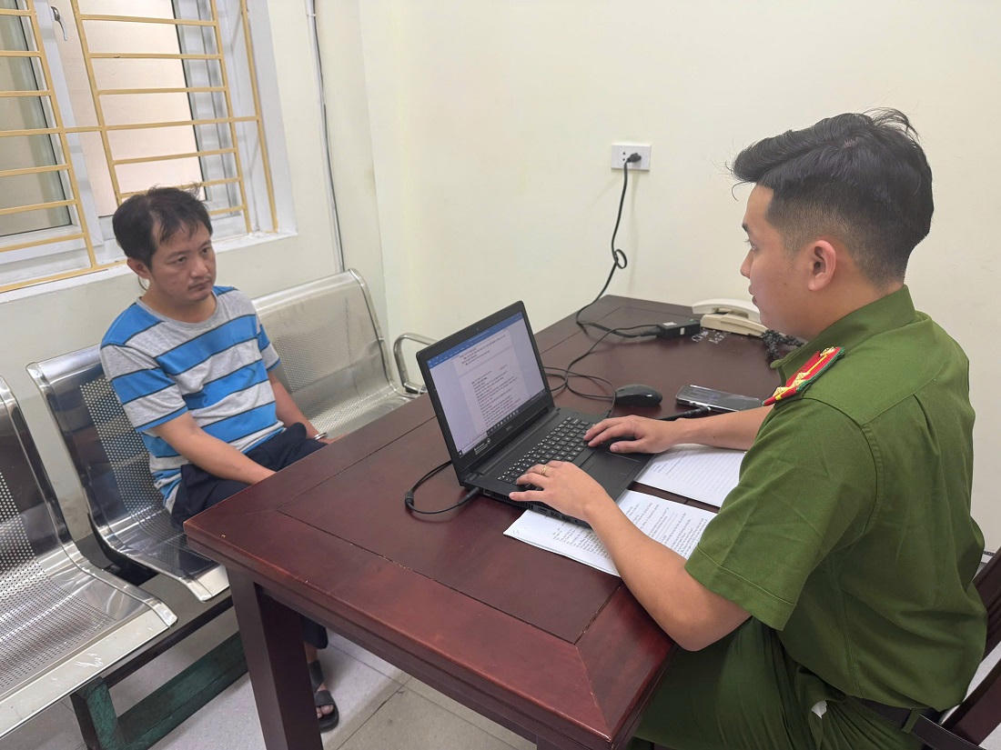 Đối tượng Lê Thành Công tại cơ quan Công an. Ảnh: Công an tỉnh Nghệ An