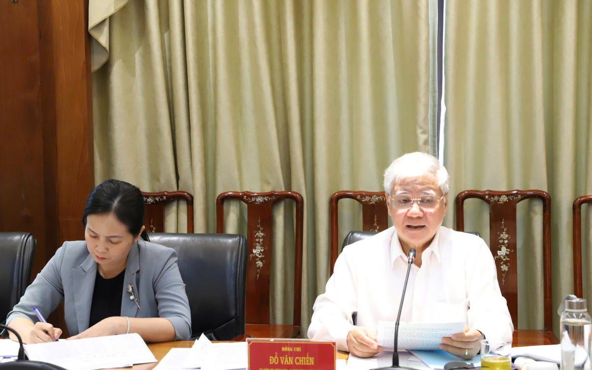 Chủ tịch Ủy ban Trung ương MTTQ Việt Nam Đỗ Văn Chiến phát biểu tại cuộc làm việc.