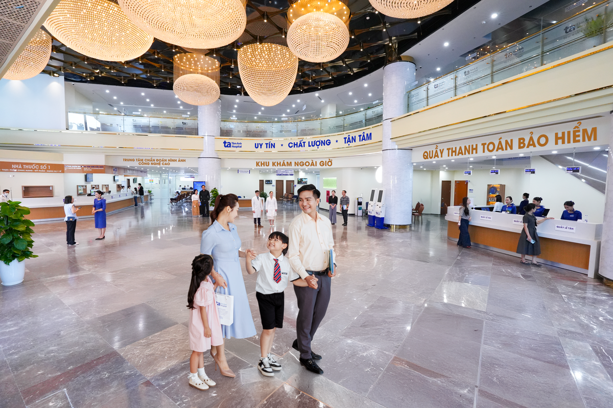Phòng khám Đa khoa Tâm Anh Cầu Giấy được đầu tư toàn diện về cơ sở vật chất và thiết bị y tế hàng đầu thế giới, được xem là “siêu” trung tâm khám chữa bệnh hiện đại bậc nhất Thủ đô, hướng tới phục vụ lên đến 3.000 lượt khách mỗi ngày. . Ảnh: BVĐK Tâm Anh