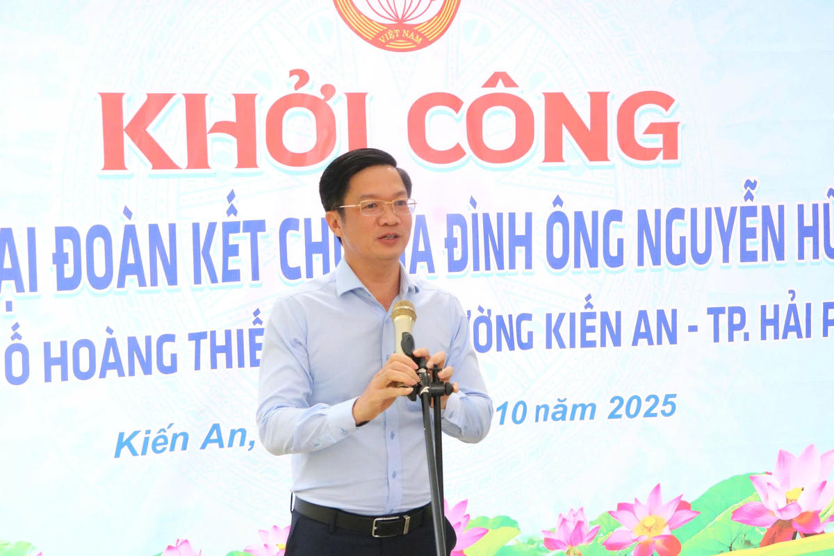 Phó Bí thư Thành ủy, Chủ tịch Ủy ban MTTQ Việt Nam TP Hải Phòng Phạm Văn Lập phát biểu tại lễ khởi công. Ảnh: PT. 