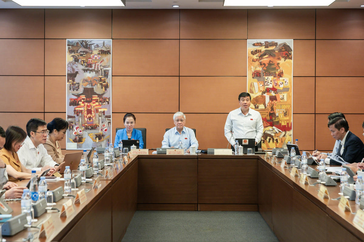 Toàn cảnh phiên thảo luận tại tổ (Ảnh: Quang Vinh)