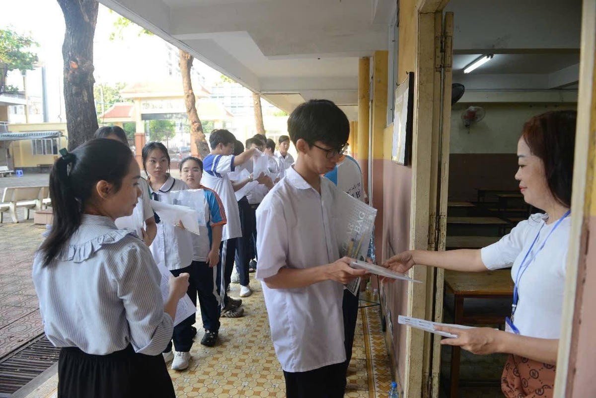 Học sinh thi vào lớp 10 ở TP Hồ Chí Minh năm học trước. Ảnh: Đ.X.