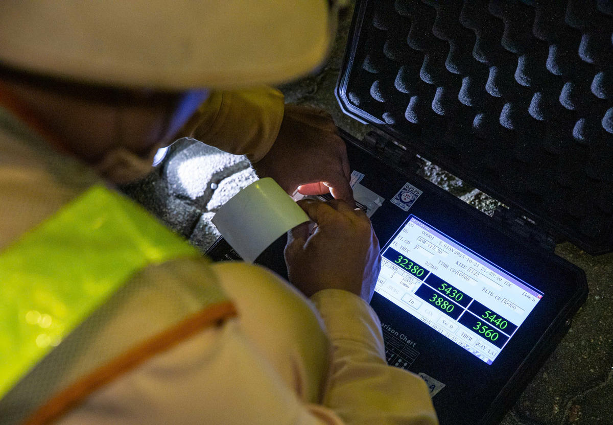 Dữ liệu từ máy đo tải trọng cho thấy xe chở quá tải từ 10-30%.