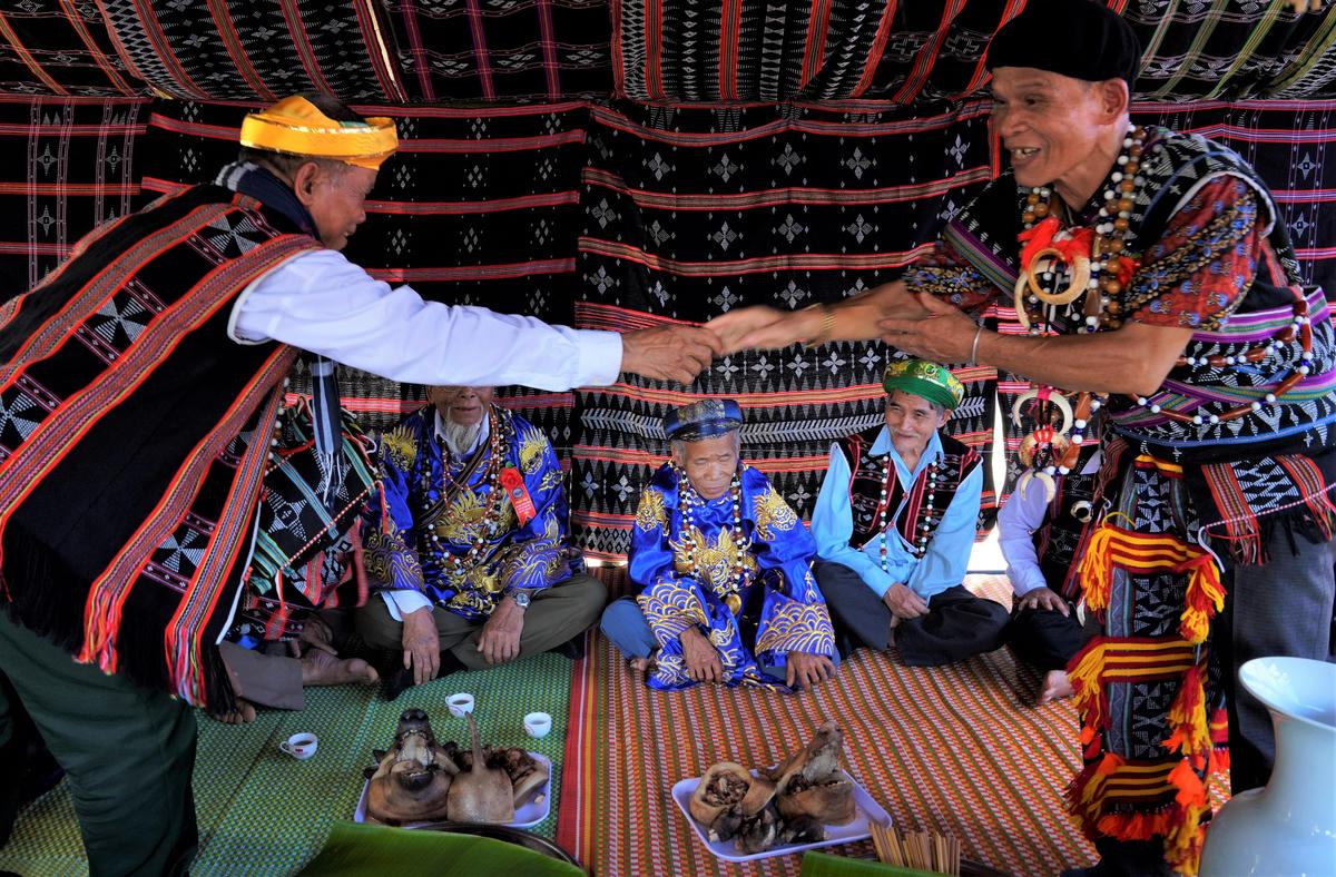 Prơngooch không chỉ là phong tục mà còn minh chứng cho tinh thần đoàn kết bền chặt giữa đại ngàn Trường Sơn.