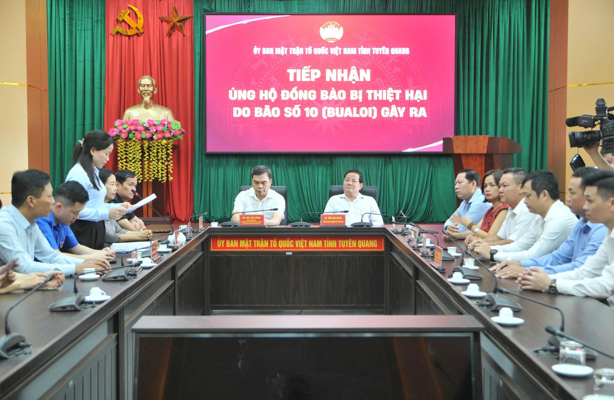 Toàn cảnh chương trình tiếp nhận. Ảnh: X.T.