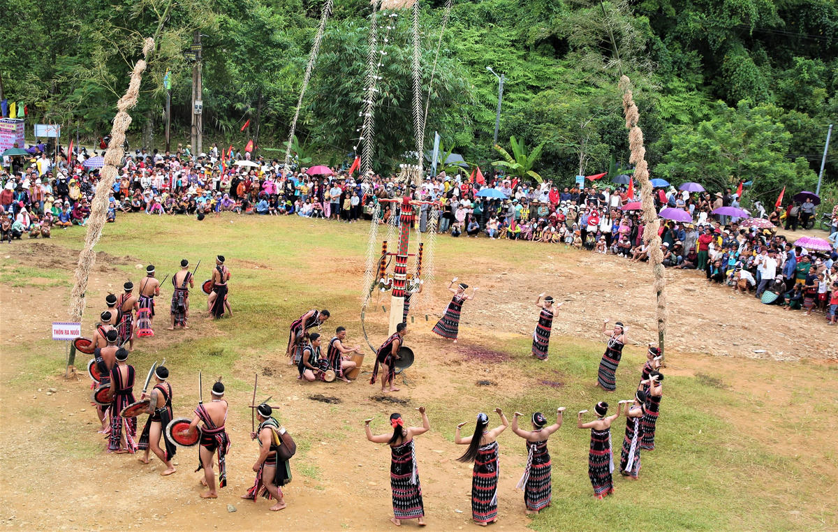 Lễ Prơngooch của người Cơ Tu