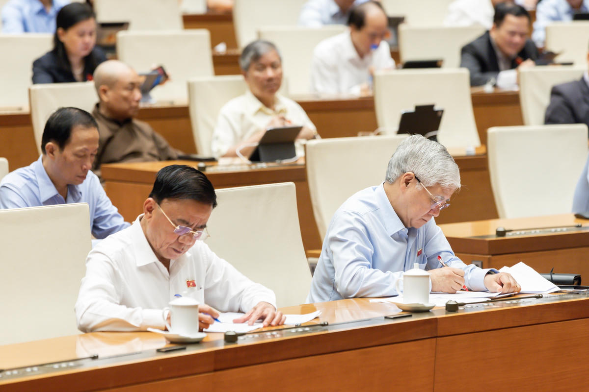 Uỷ viên Bộ Chính trị, Bí thư Trung ương Đảng, Chủ tịch Uỷ ban Trung ương Mặt trận Tổ quốc Việt Nam Đỗ Văn Chiến tham dự phiên họp (Ảnh: Quang Vinh)