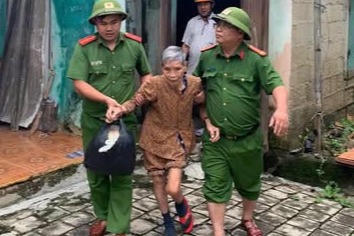 Đà Nẵng khẩn trương sơ tán dân trước bão số 12