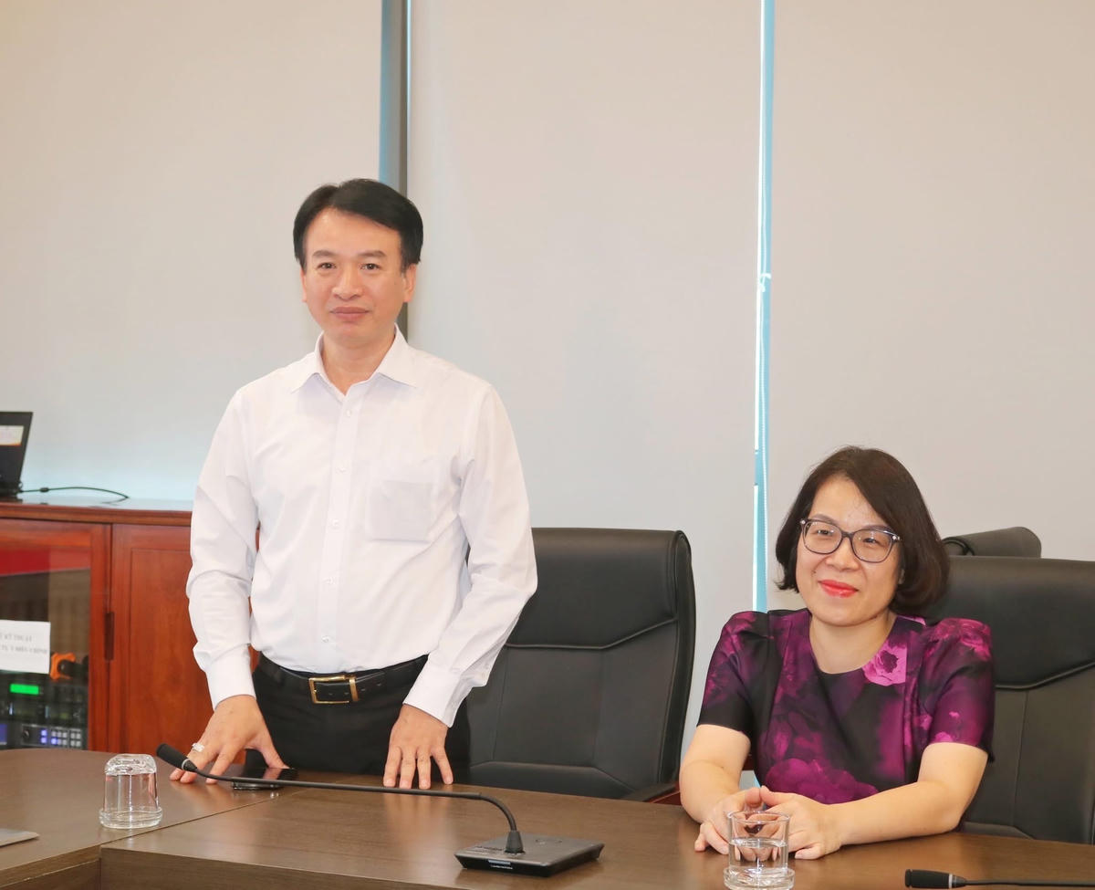 Ông Nguyễn Đức Tuấn, Phó Phó Chủ tịch Thường trực Ủy ban MTTQ Việt Nam thành phố trân trọng cảm ơn nghĩa cử cao đẹp của các đơn vị, doanh nghiệp. Ảnh: PT.